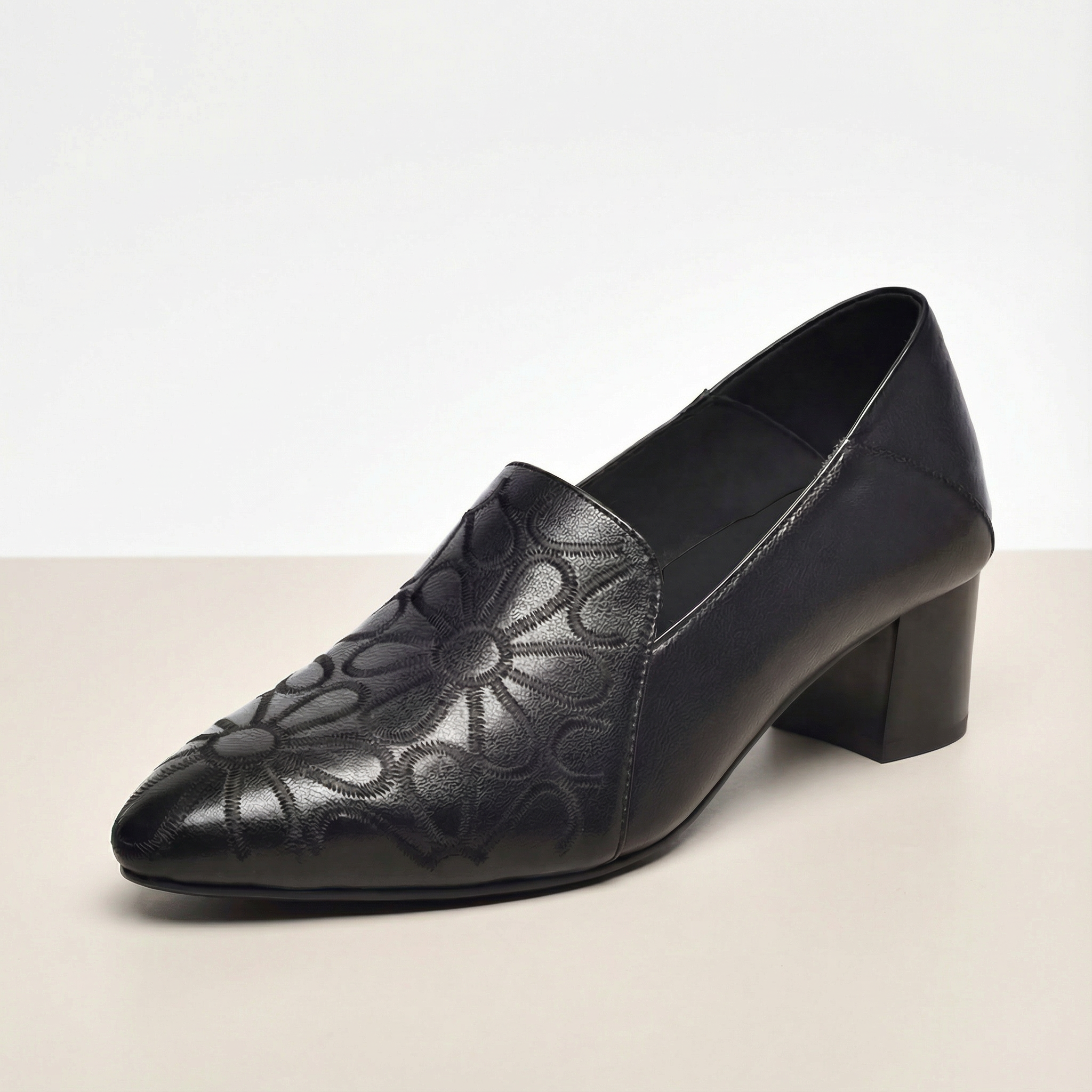 Floressa - Women's embroidered leather pumps with cushioned heel