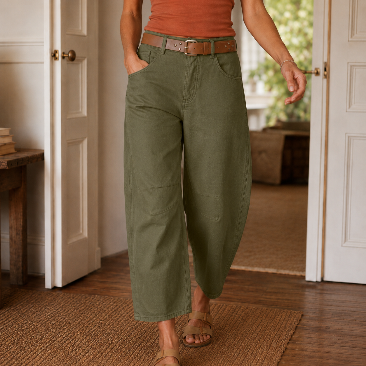 Cropelle™ – Stitch Detail Cropped Straight Pants