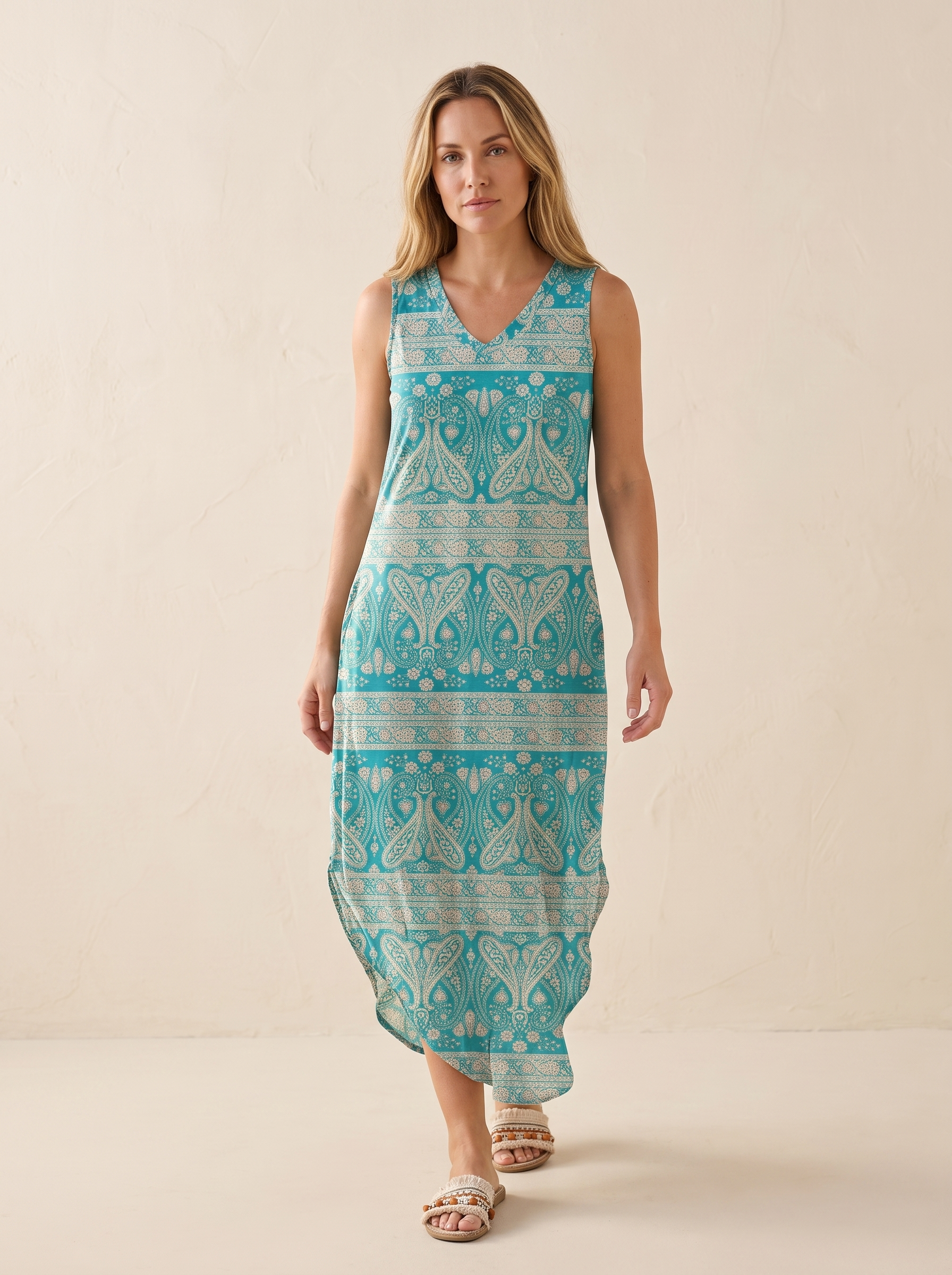 Vivara – Flowy V-Neck Maxi Dress with Pockets