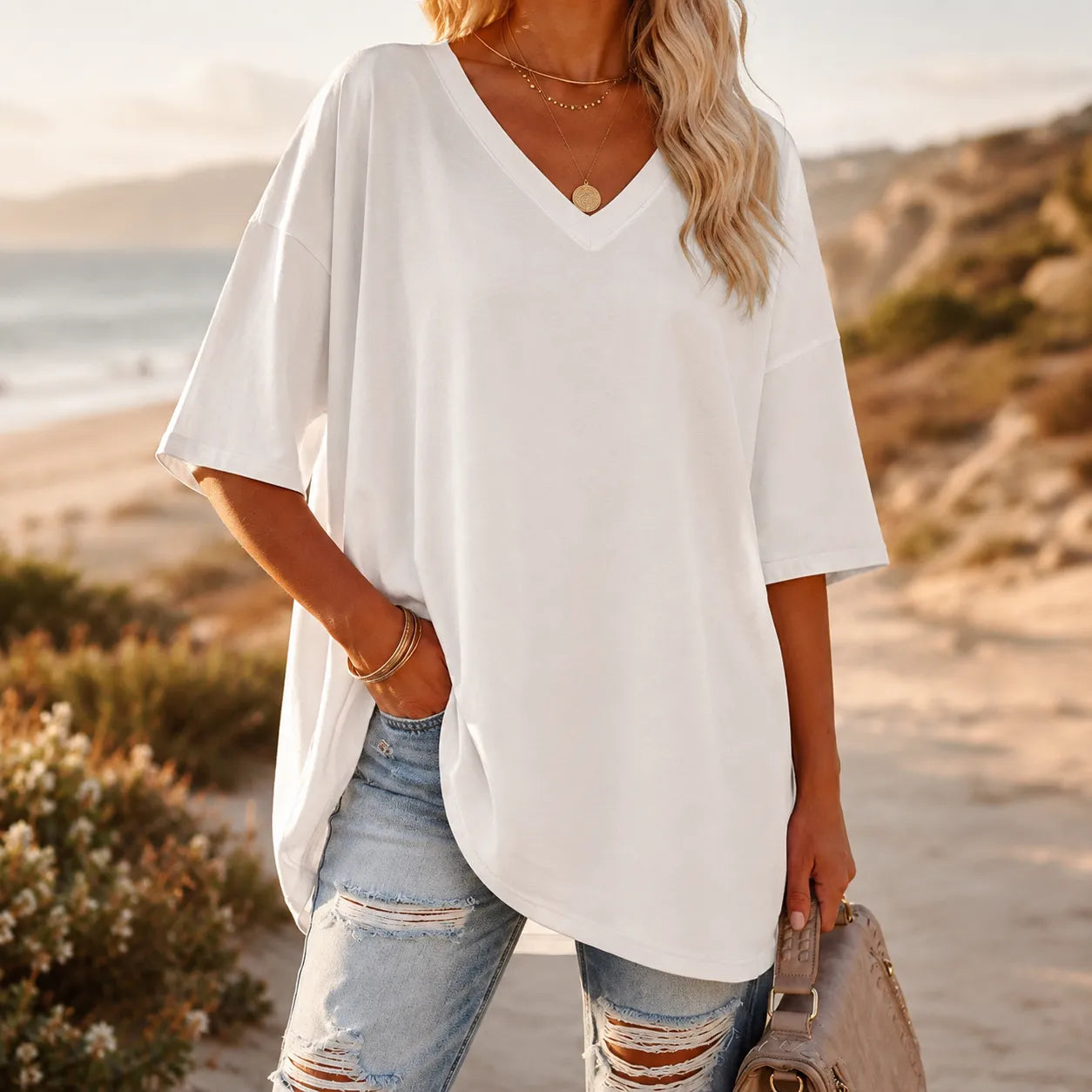 Vivelyn – Oversized V Neck Tee