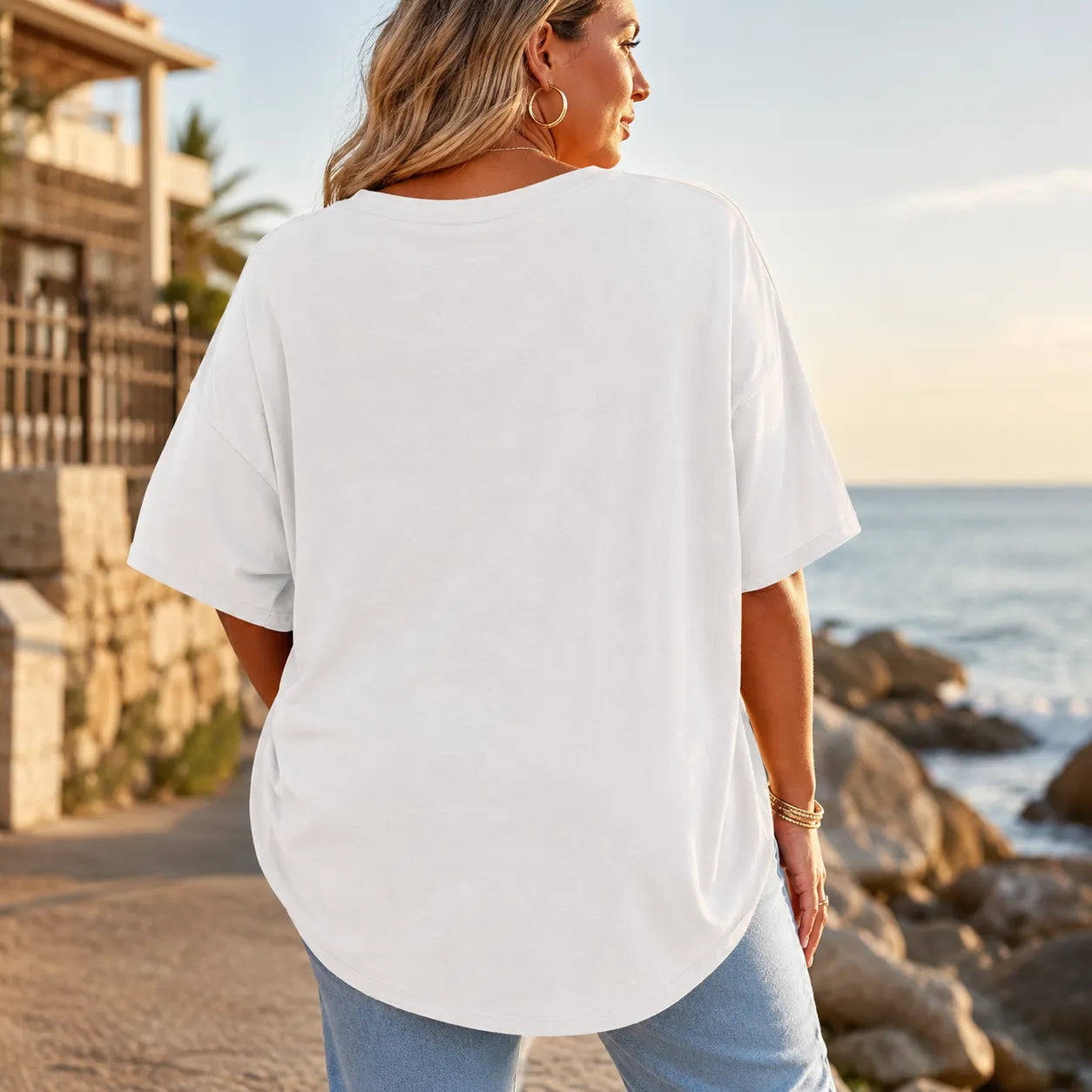 Vivelyn – Oversized V Neck Tee