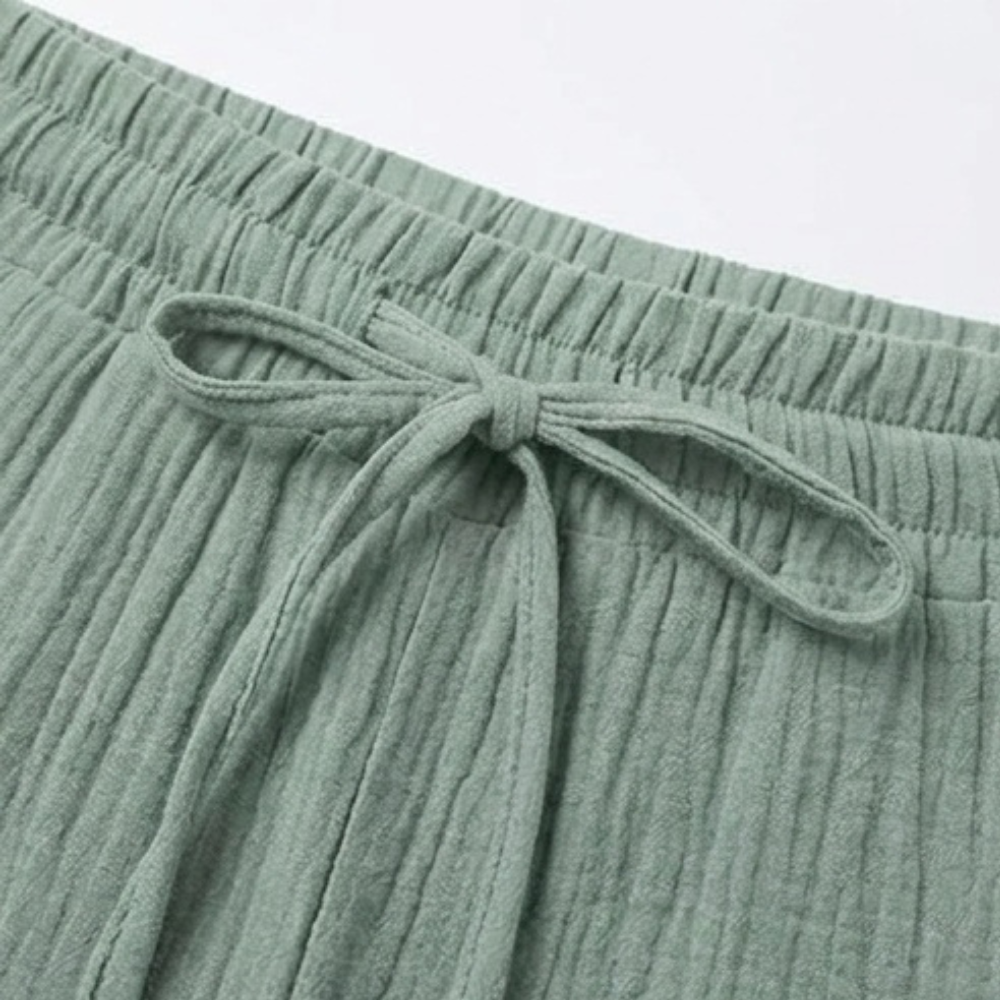 Selora – Women's Crinkle Capri Pants