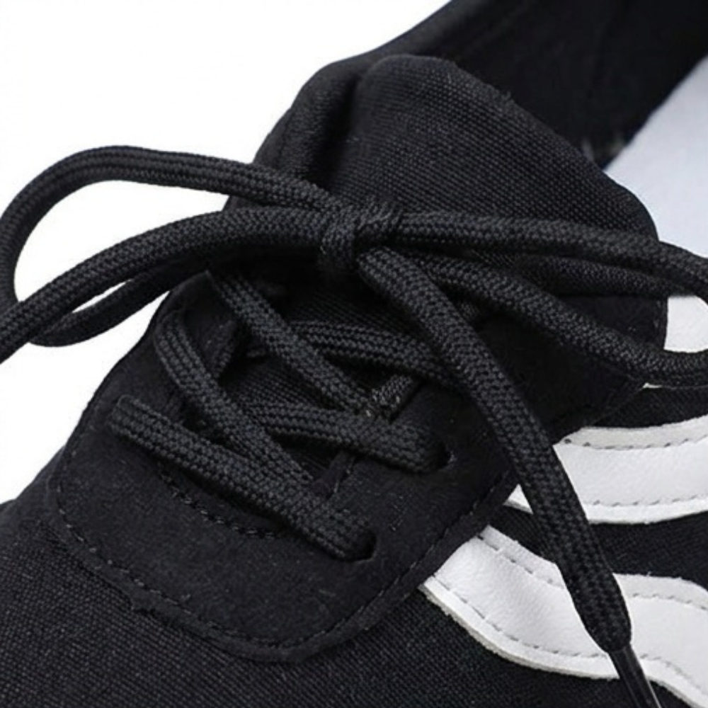Lunelle – Retro Slip-On Sneakers