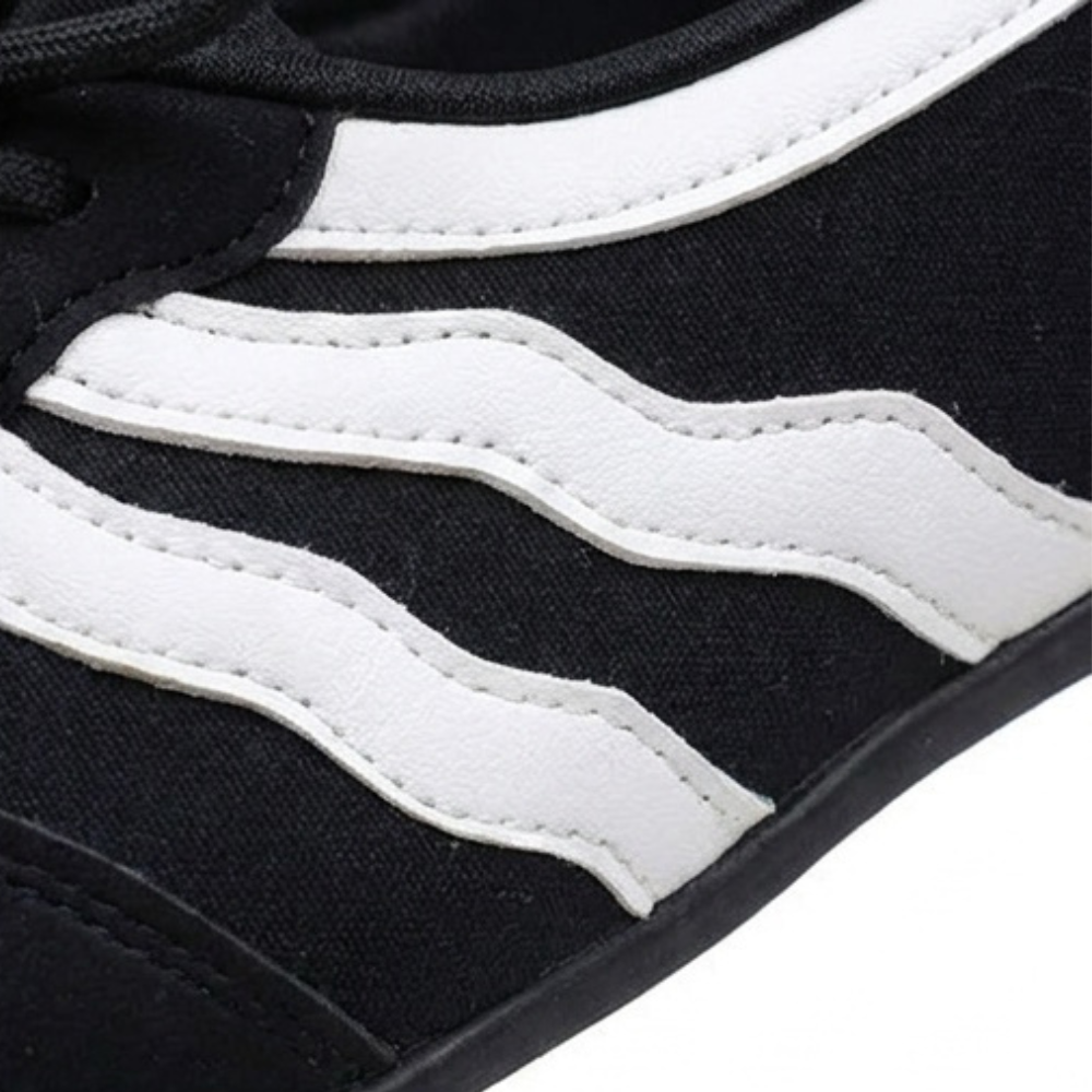Lunelle – Retro Slip-On Sneakers