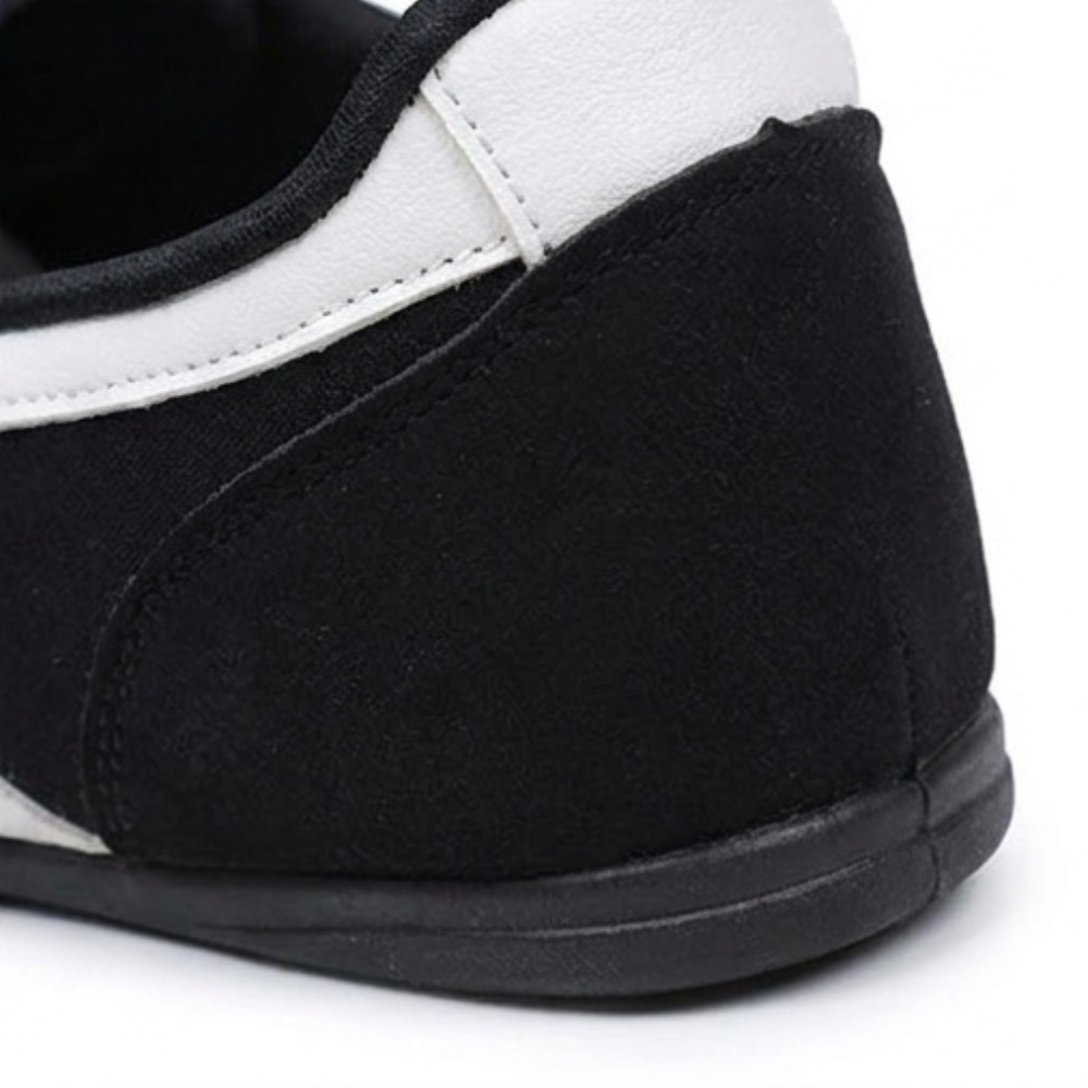 Lunelle – Retro Slip-On Sneakers