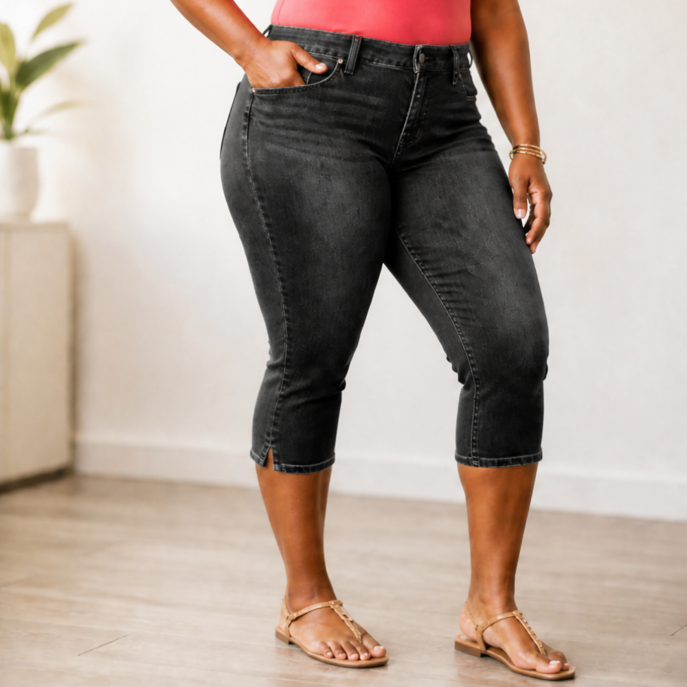Curvella™ – Flattering High-Waist Stretch Denim Capris