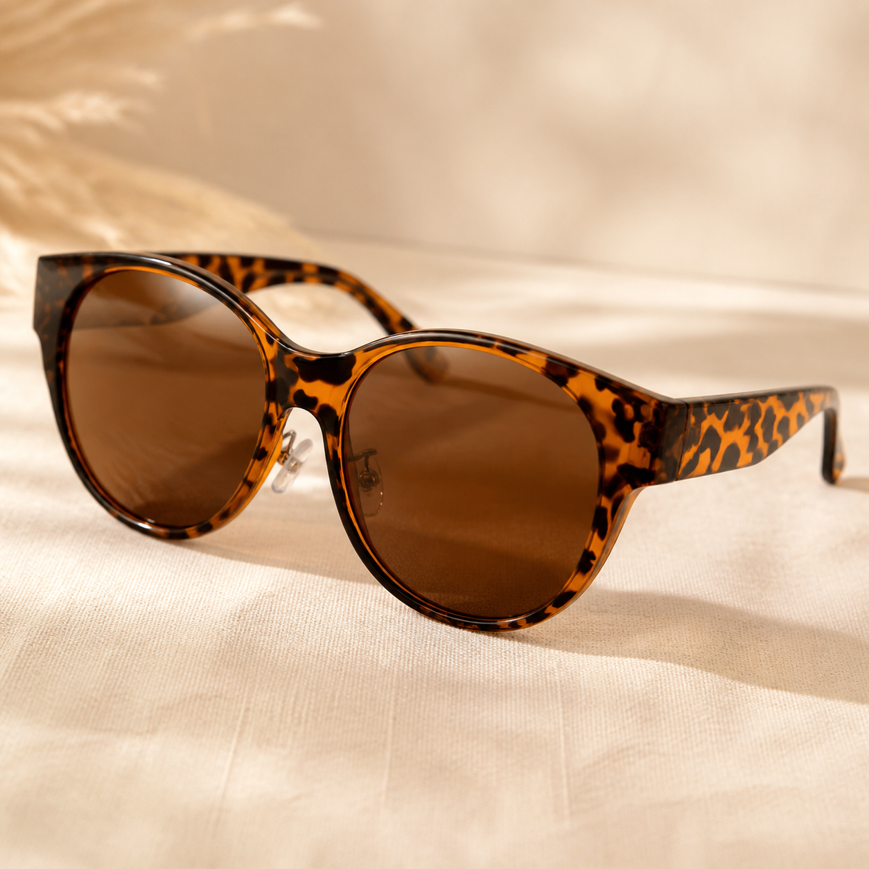 Soluna – Oversized Cat Eye Sunglasses for Wear Over Glasses