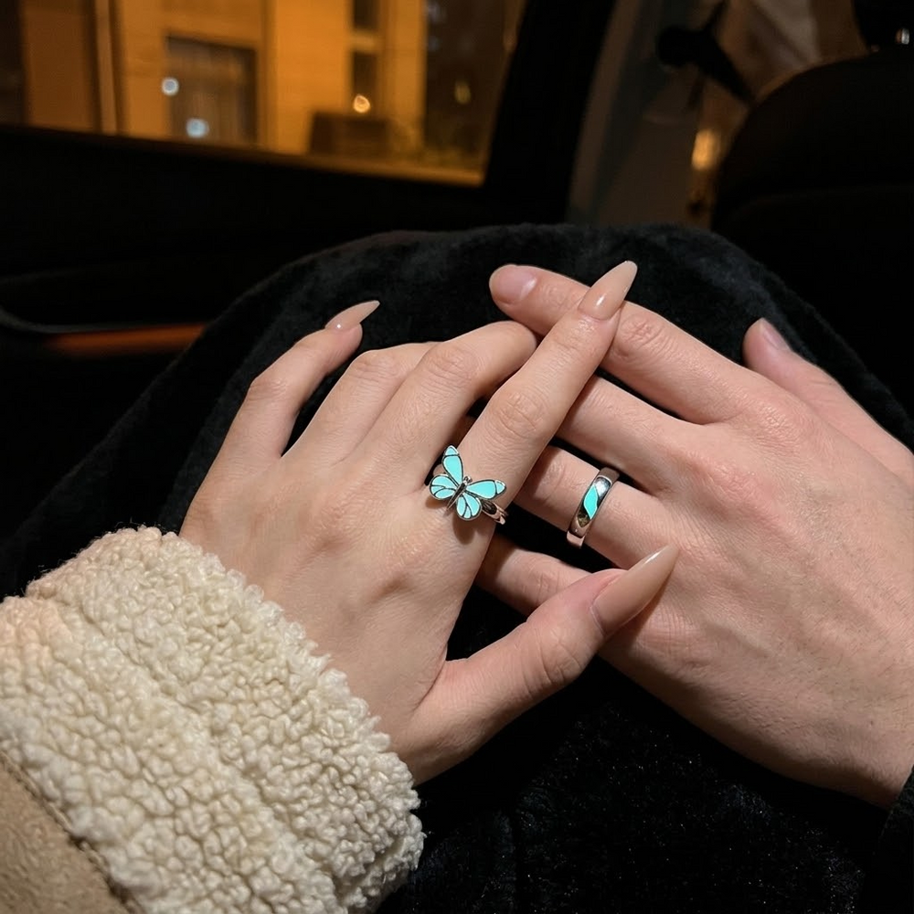 Wearbella – Glow-in-the-Dark Butterfly Couple Rings Set