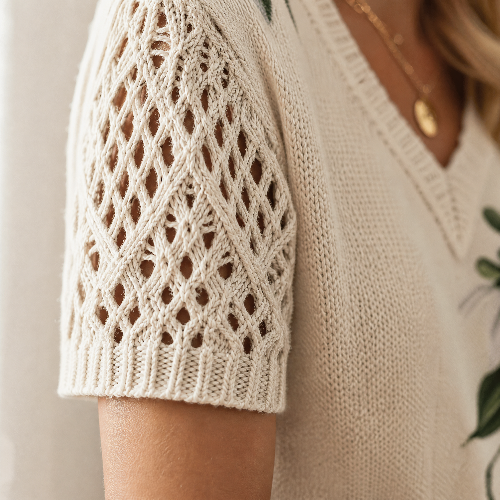 Rosavelle – Women's Floral Crochet-Sleeve Knit Top