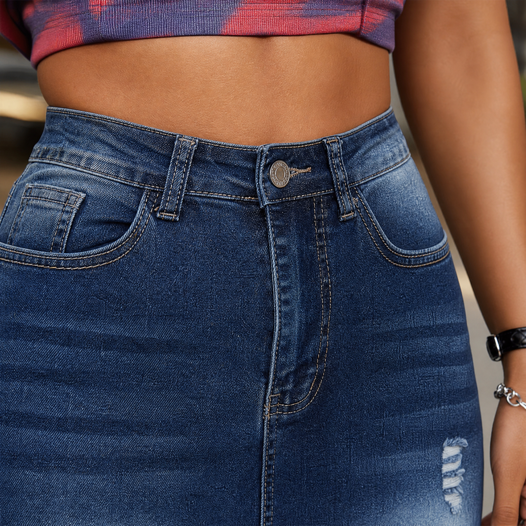 Veluna – Women's Curve-Flattering Frayed Hem Denim Skirt