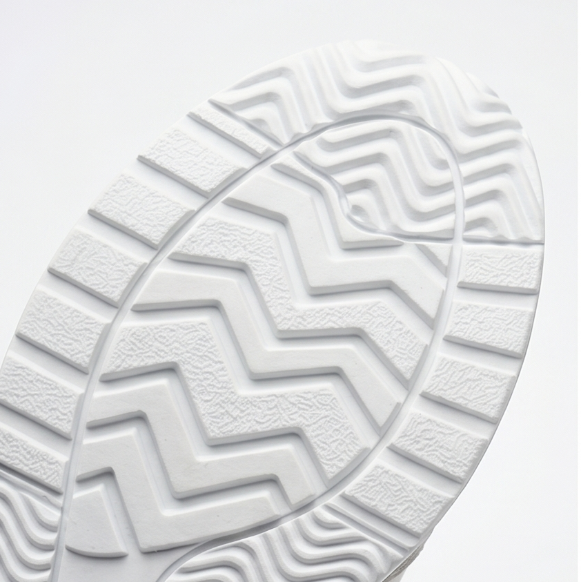 LunaWalk – Lightweight Retro Stripe Walking Sneakers