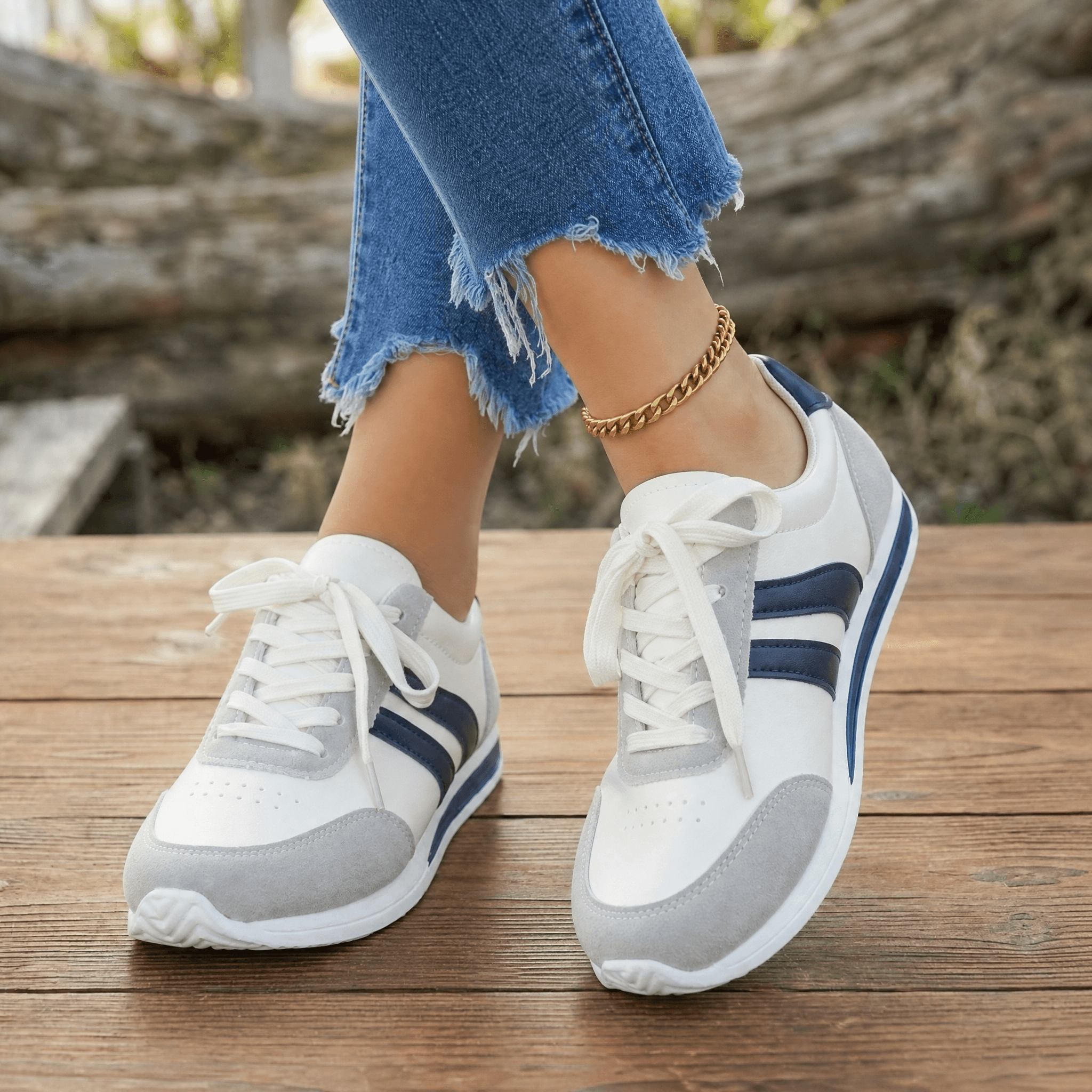 LunaWalk – Lightweight Retro Stripe Walking Sneakers