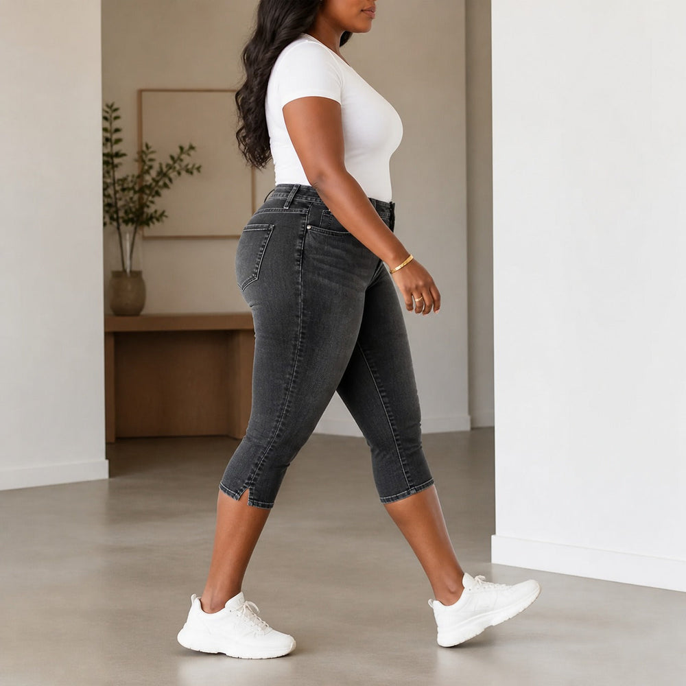 Curvella™ – Flattering High-Waist Stretch Denim Capris
