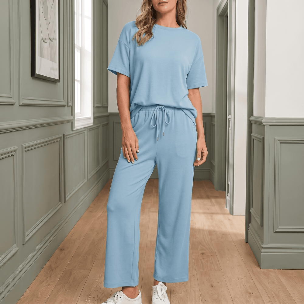 Sereva – Women's Soft Two-Piece Lounge Set