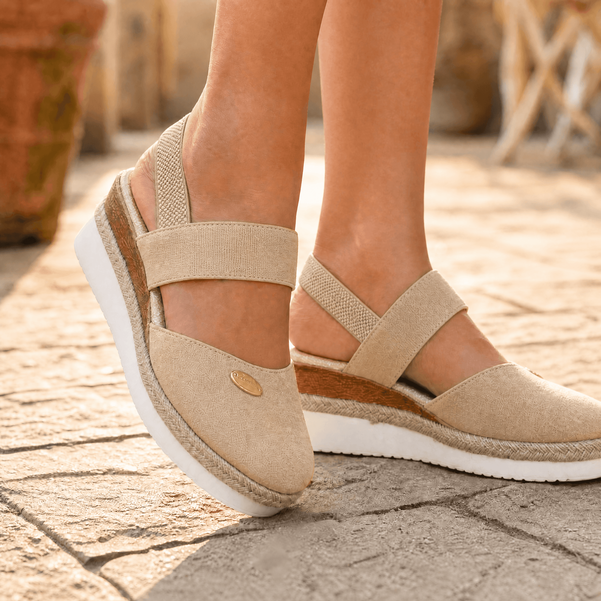 Stepwell – Cushioned espadrille wedge sandals