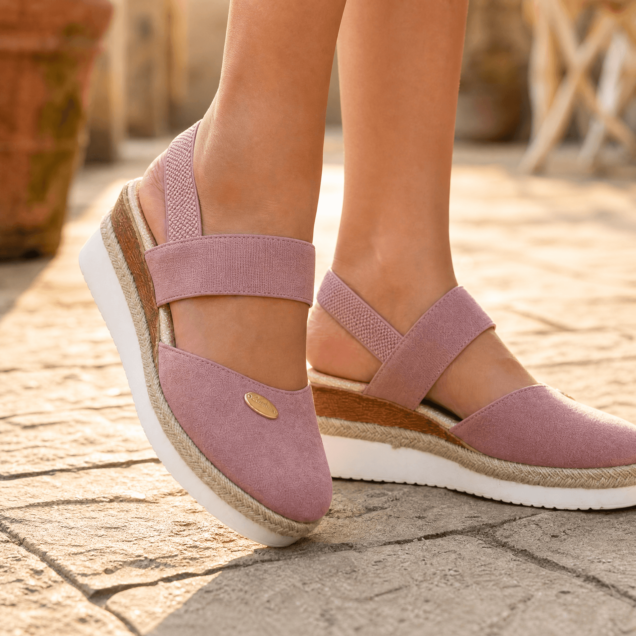 Stepwell – Cushioned espadrille wedge sandals