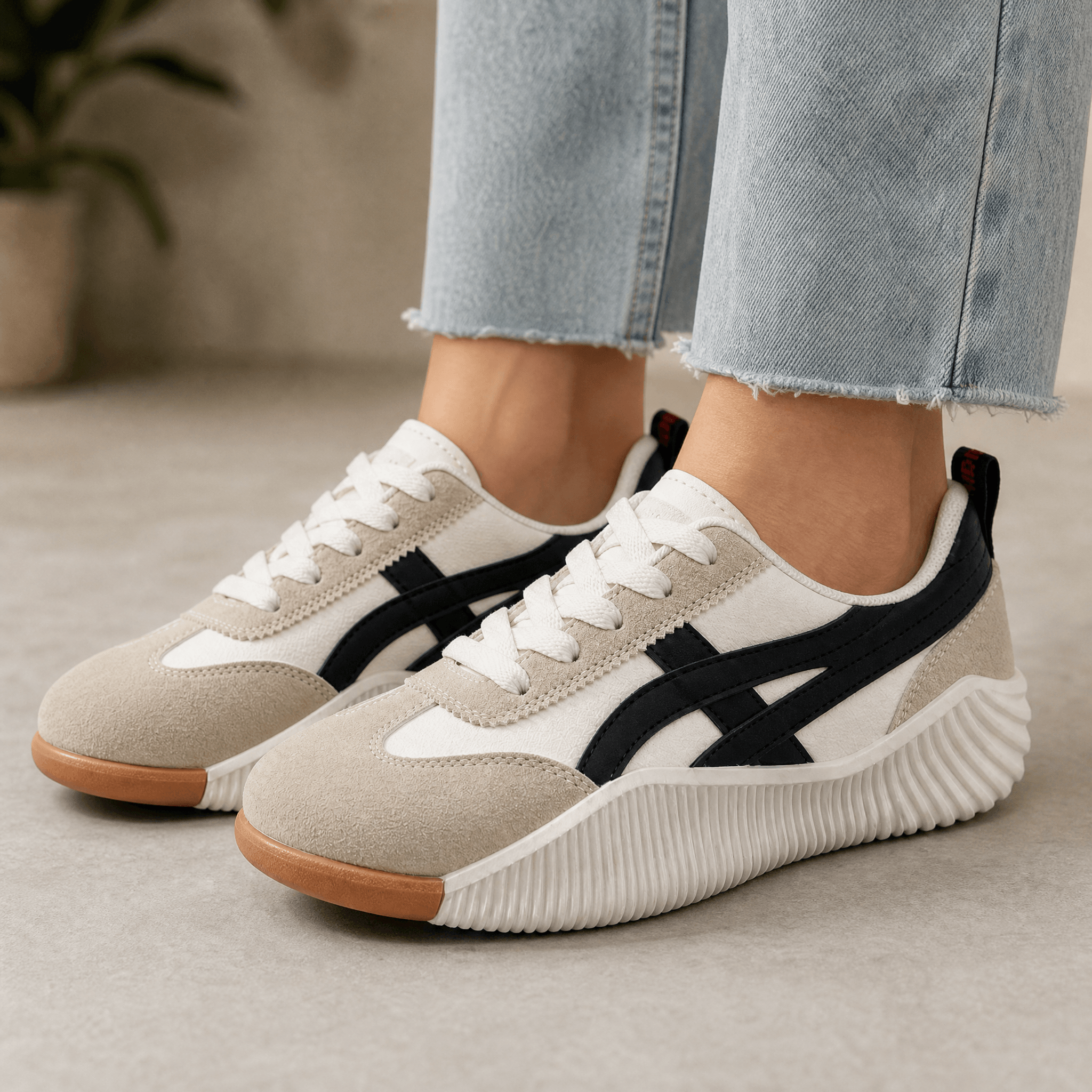 Stradia - Women's Retro Platform Sneakers for All Day Comfort