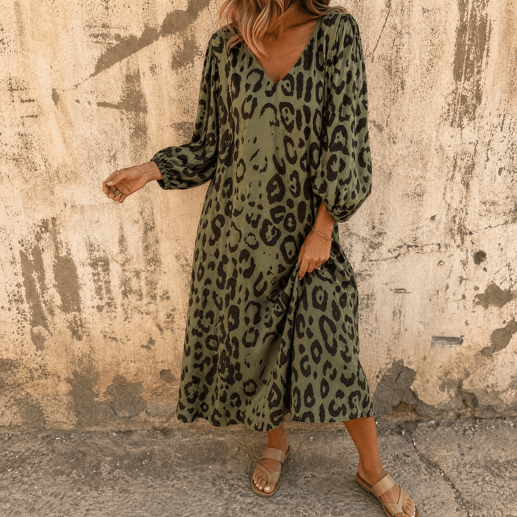 Vivara™ – Leopard Print V Neck Pocket Dress
