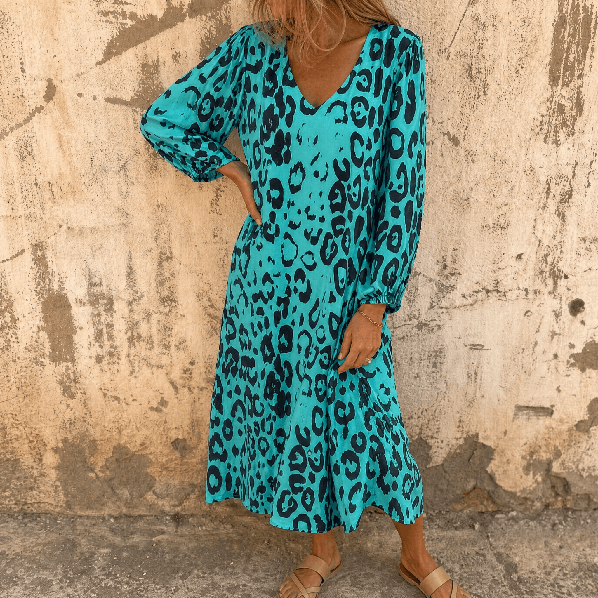 Vivara™ – Leopard Print V Neck Pocket Dress